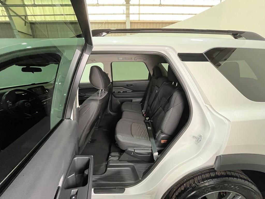 Used 2024 White Nissan SV image 18