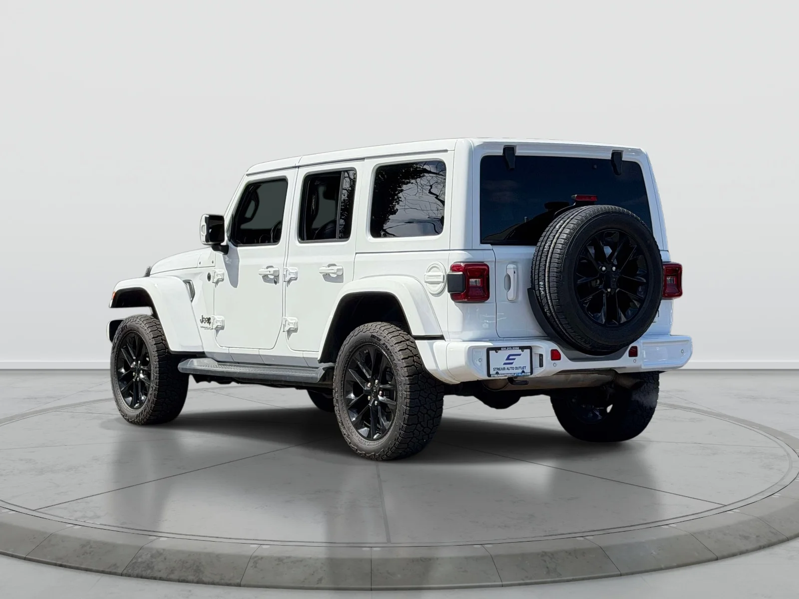 Used 2022 White Jeep Unlimited Sahara High Altitude image 5