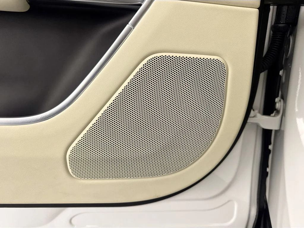 Certified Used 2023 White Land Rover SE image 18