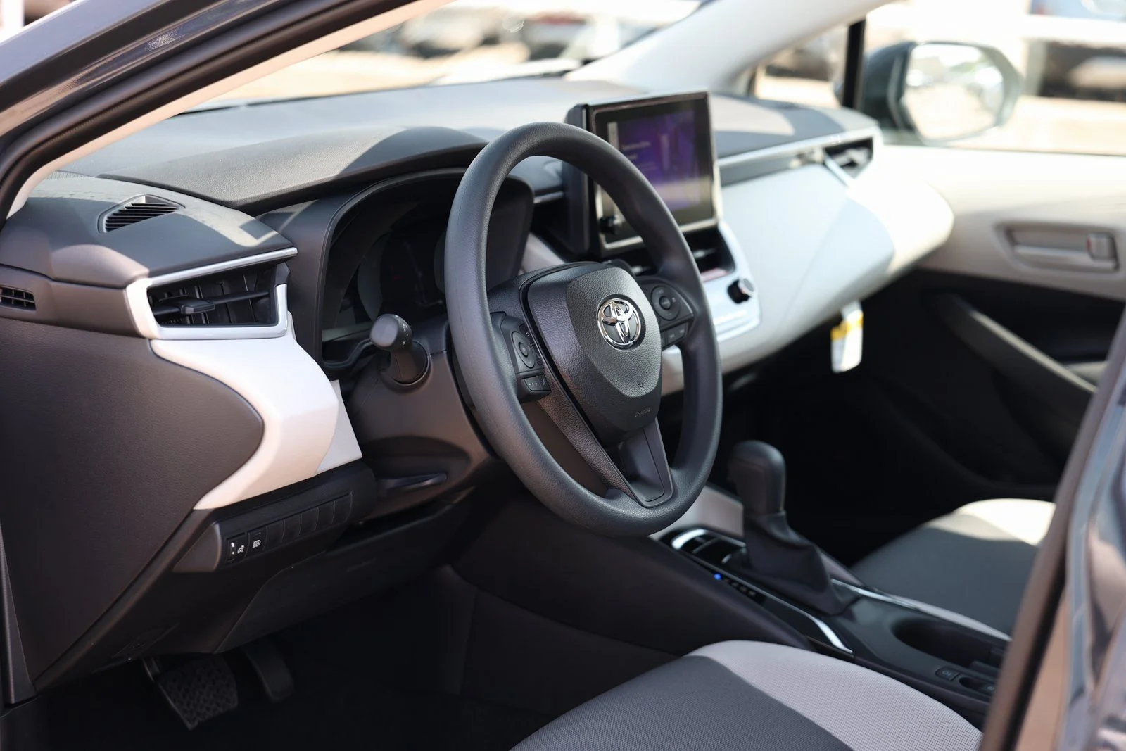 2026 Toyota Corolla LE - Photo 12