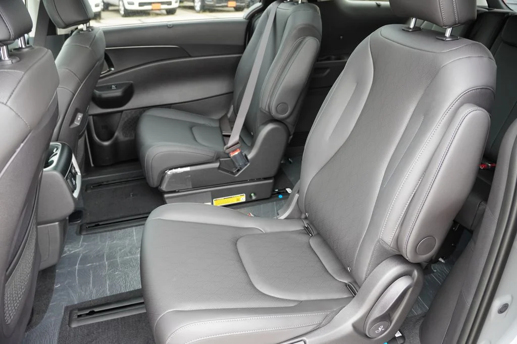 New 2027 Ceramic Silver Kia SX image 12