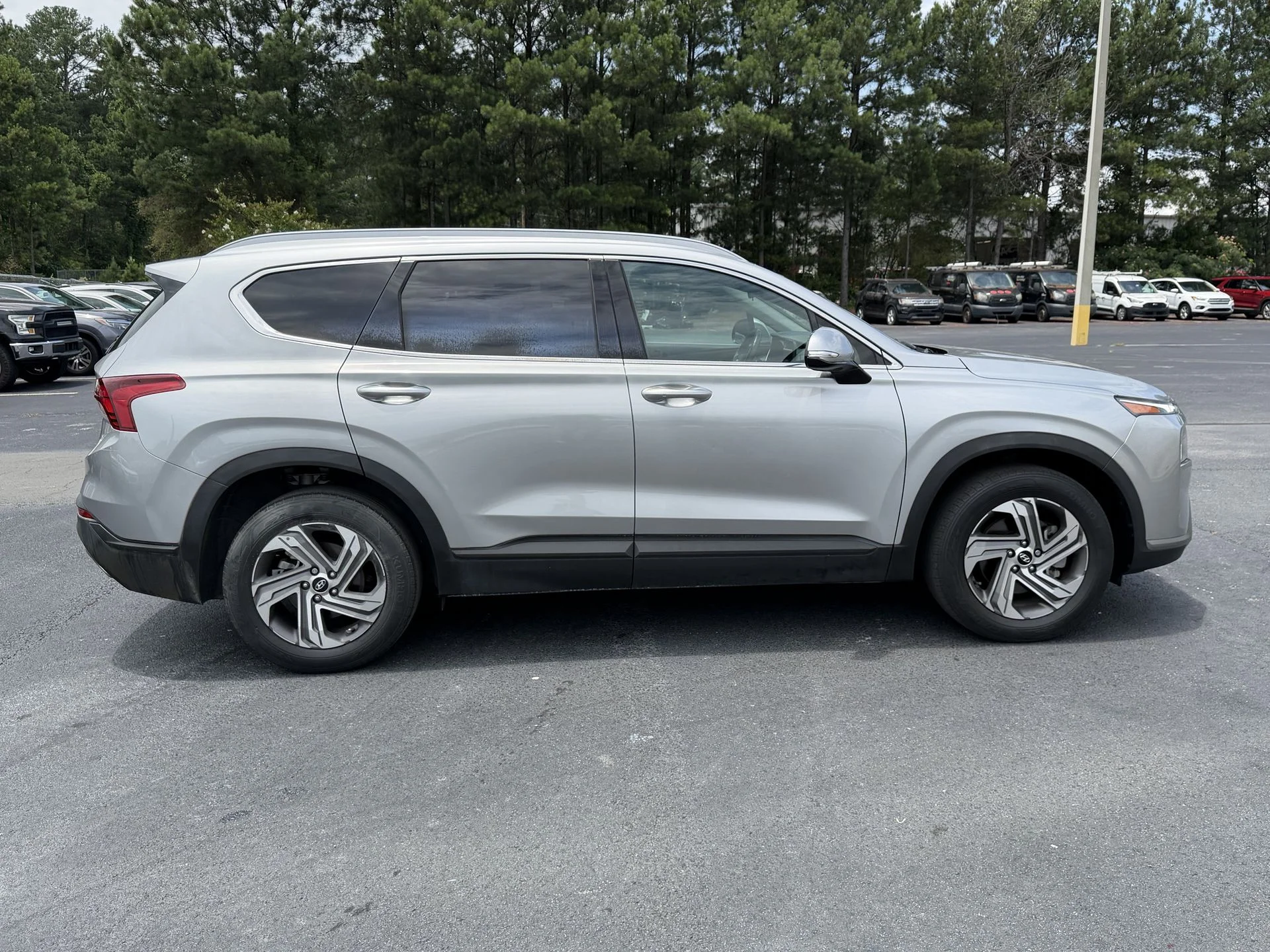 Used 2023 Shimmering Silver Pearl Hyundai SEL image 18