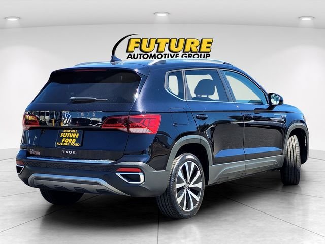 Used 2022 Black Volkswagen 1.5T SE image 4