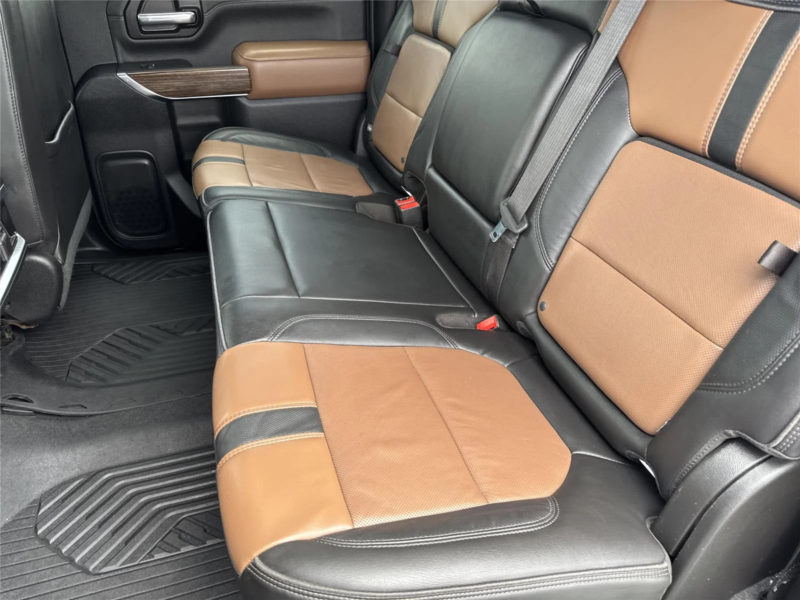 Used 2020 IRIDESCENT PEARL TRICOAT Chevrolet High Country image 32
