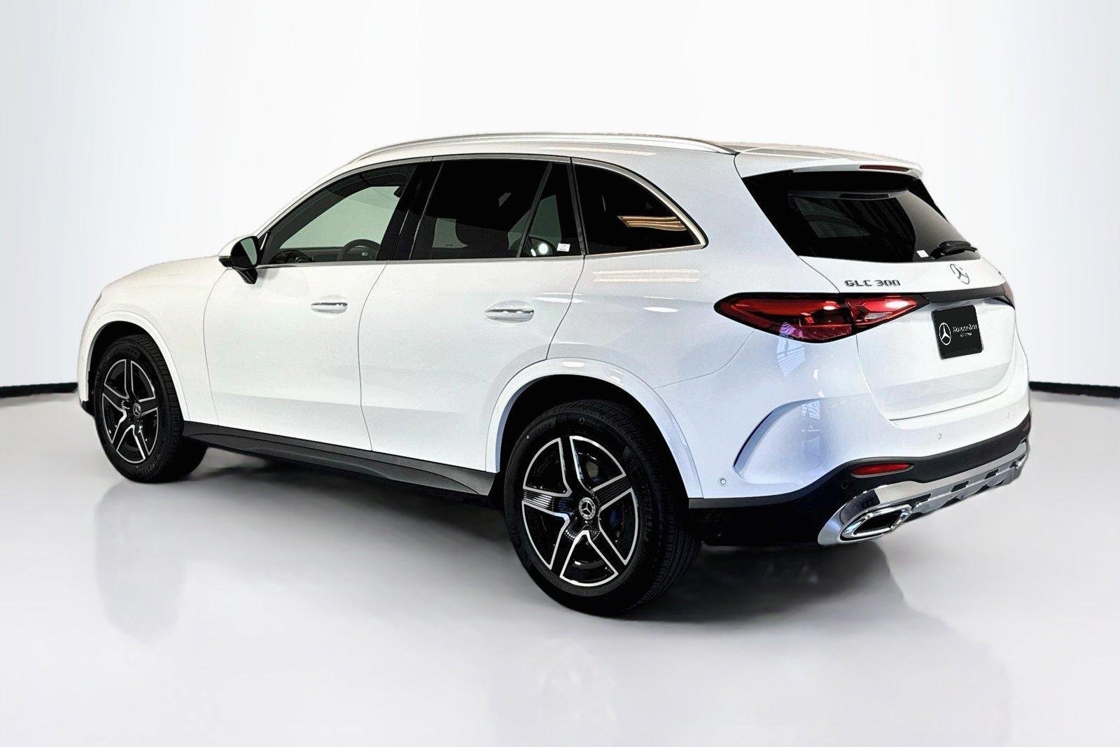 New 2026 Polar White Mercedes-Benz GLC 300 image 7
