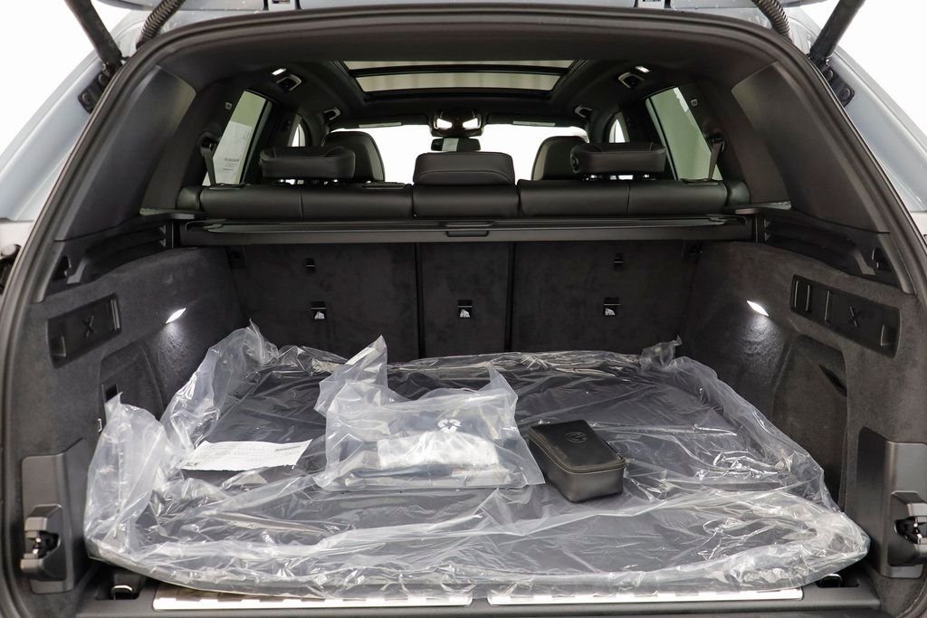 New 2026 Brooklyn Grey Metallic BMW xDrive50e image 18