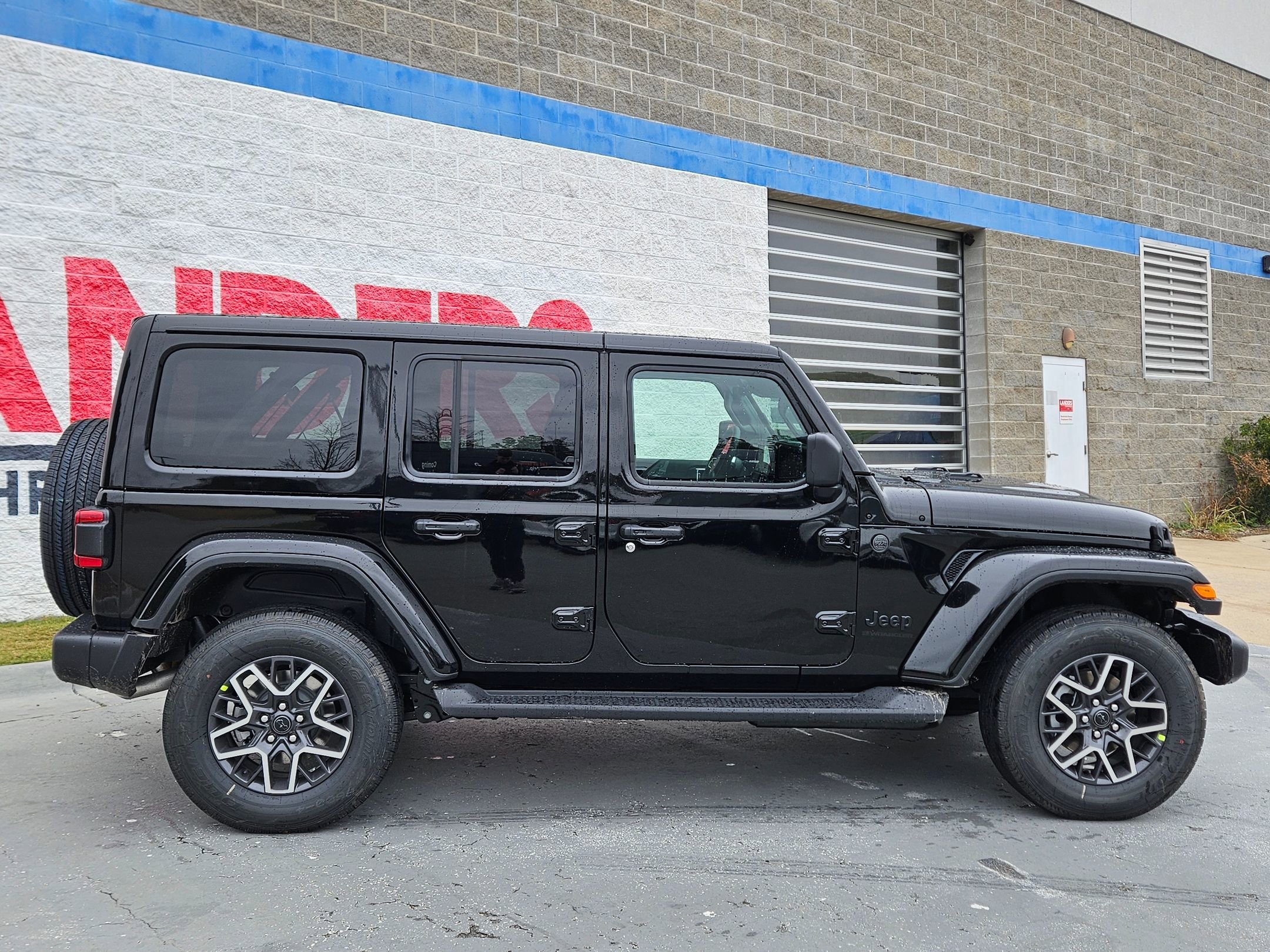 New 2026 Black Clear-Coat Exterior Paint Jeep Sahara image 8