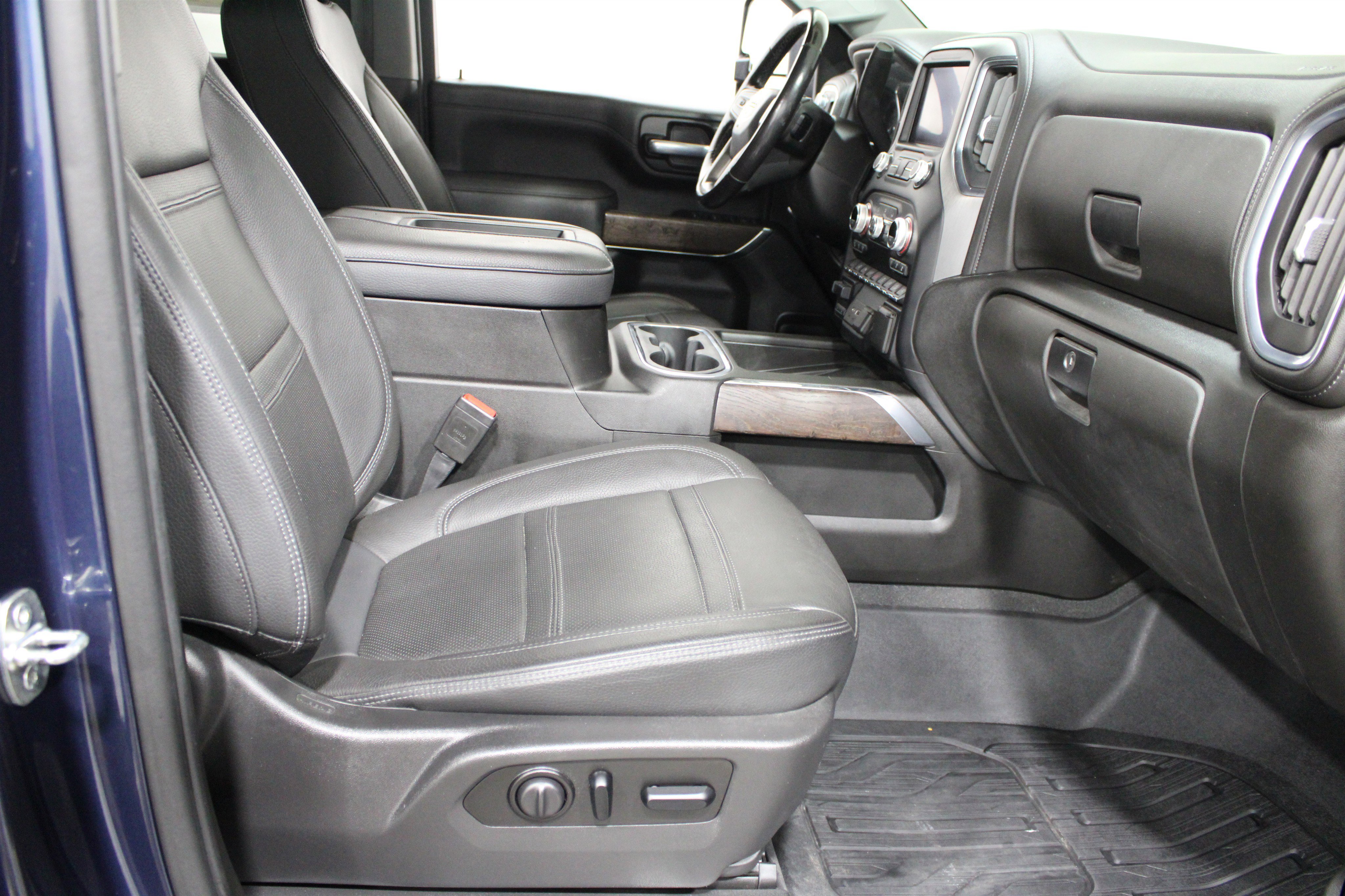 Used 2021 Pacific Blue Metallic GMC Denali image 24