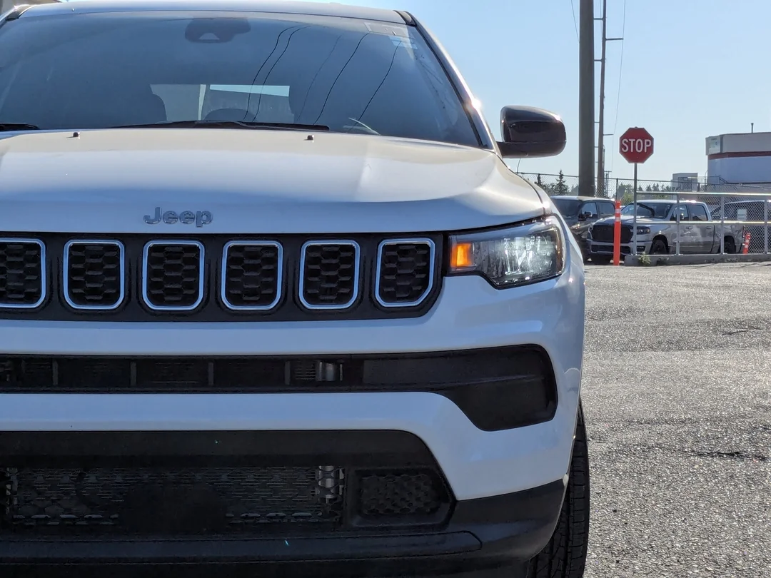 New 2025 White Jeep Sport - - 4X4 - 4.99% O.A.C -  Heated Seats & More! image 10