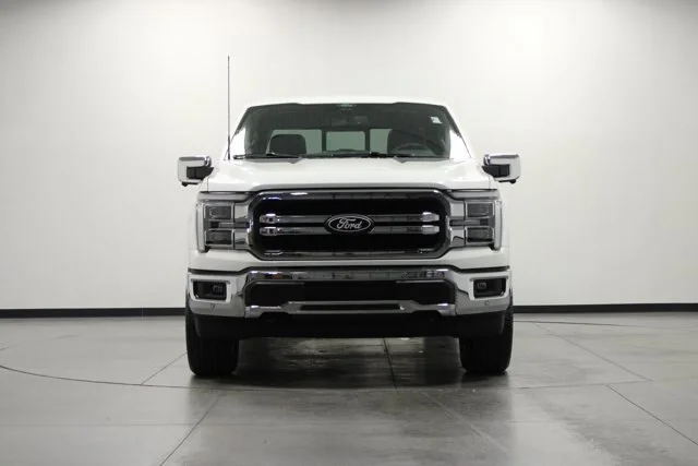 New 2026 Star White Metallic Tri-Coat Ford Lariat® image 34