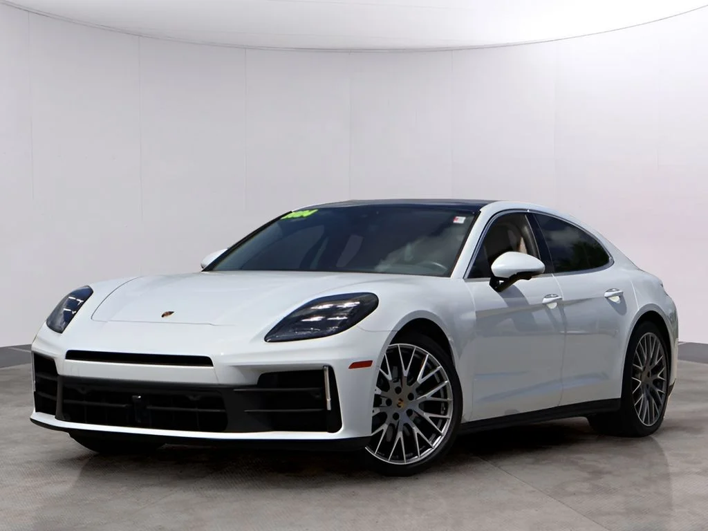 2024 Porsche Panamera 4's photo