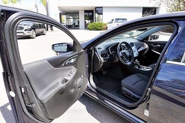 Used 2023 Gray Chevrolet LT image 33