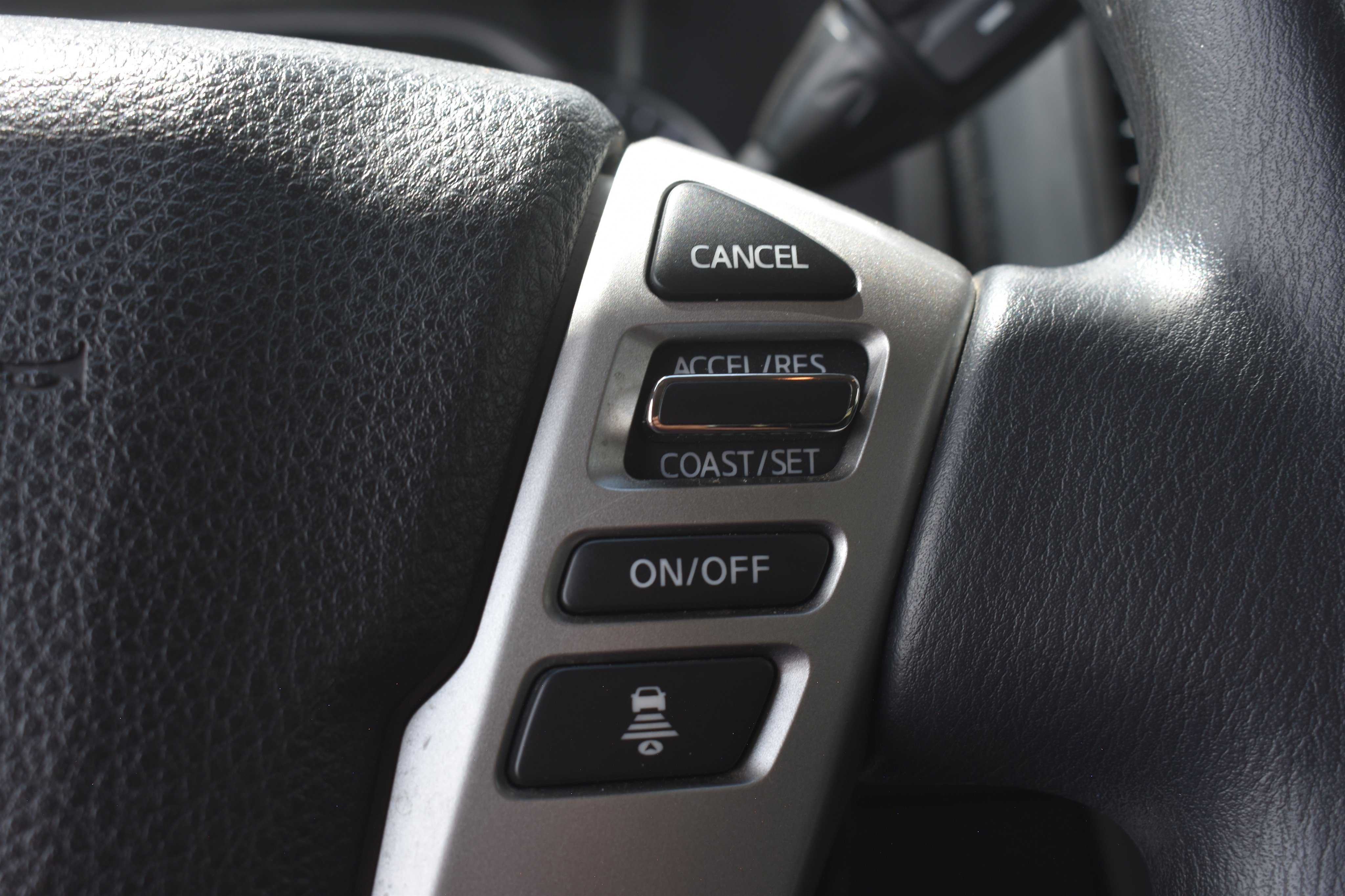 Used 2023 Glacier White Nissan SV image 18
