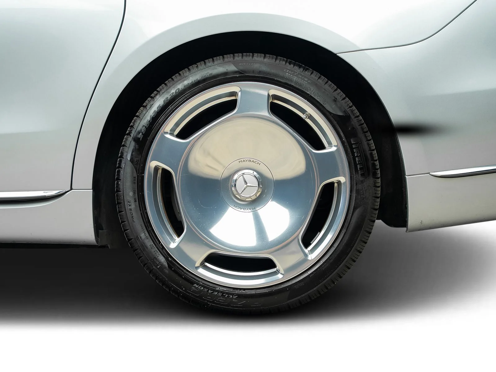 Used 2024 Silver Mercedes-Benz Maybach S 580 image 29