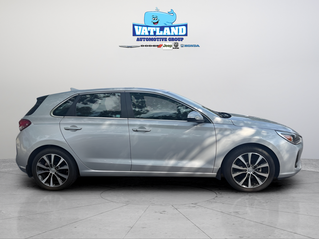 Used 2018 Silver Hyundai Base image 6