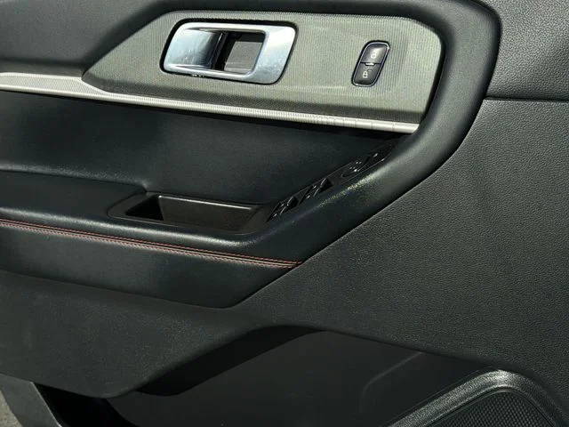 Used 2025 Gray Ford ST-Line image 33