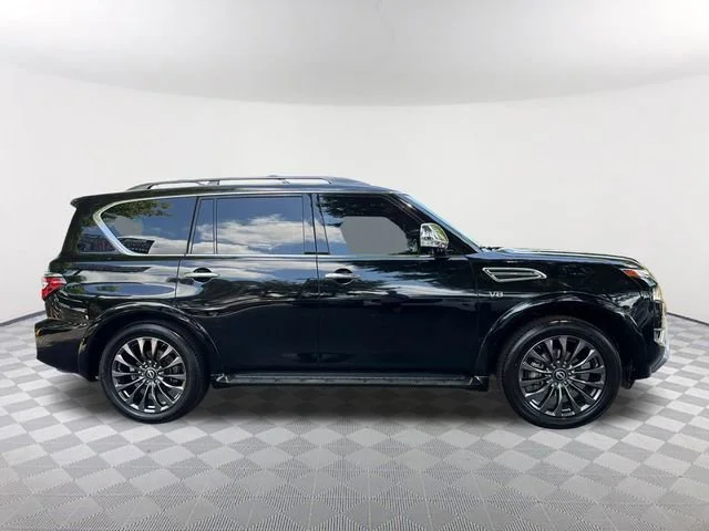 Used 2021 Black Nissan Platinum 2WD image 4