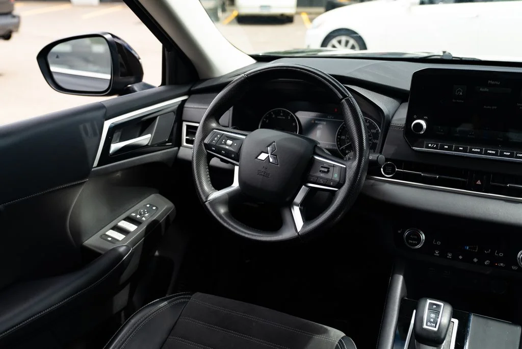 Used 2024 Black Mitsubishi SE image 9