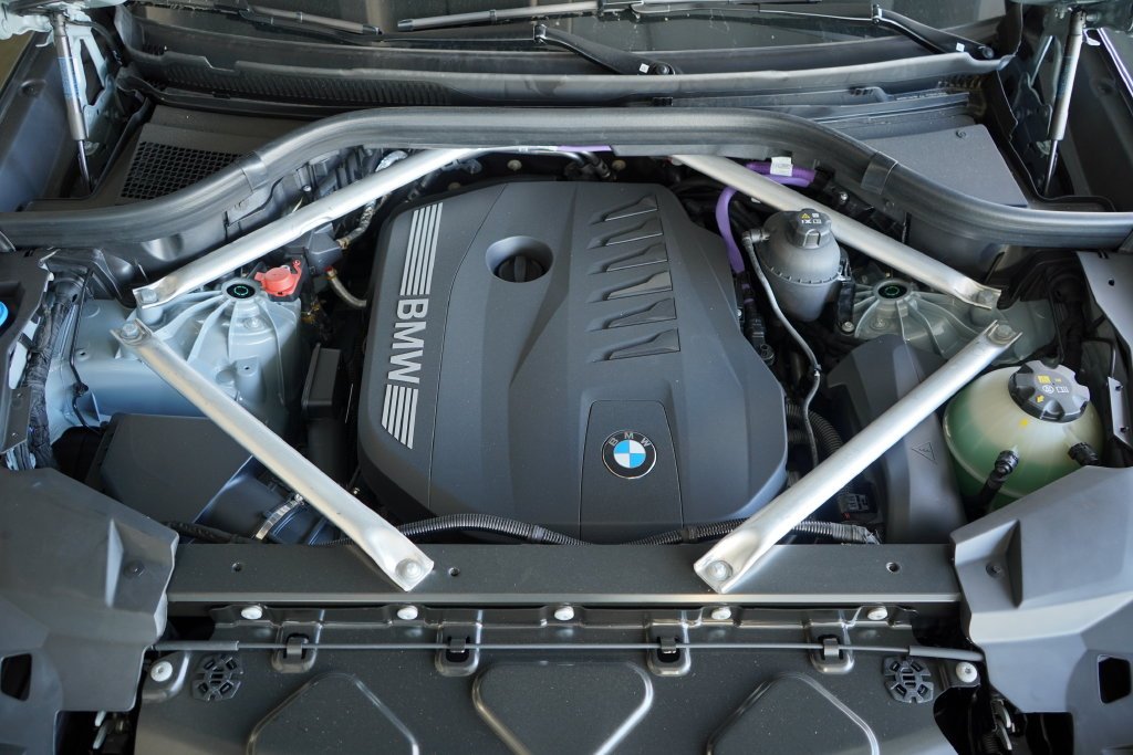 Used 2026 Brooklyn Grey Metallic BMW sDrive40i image 22