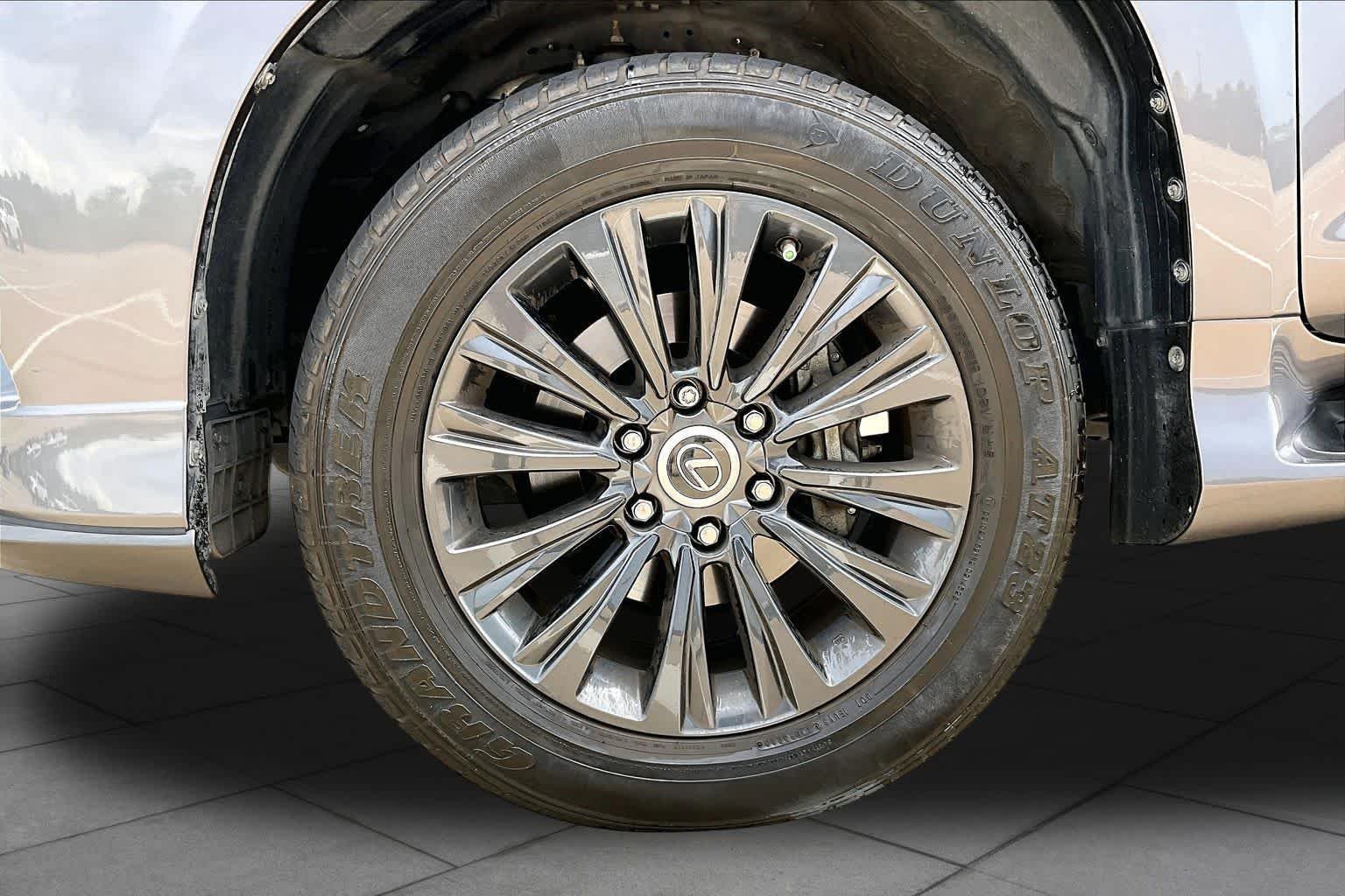 Used 2023 Nebula Gray Pearl Lexus Premium image 11