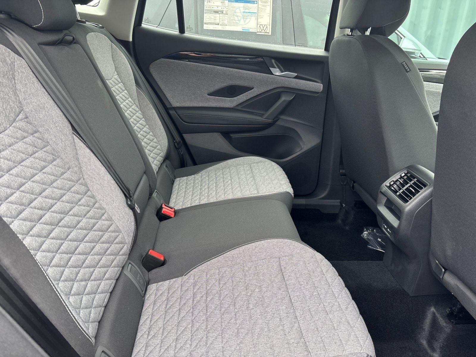 New 2026 Platinum Gray Metallic Volkswagen S image 37