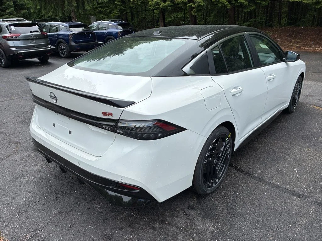 New 2026 Aspen White TriCoat / Super Black Two-tone Nissan SR image 7