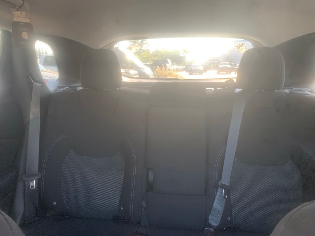 Used 2019 Diamond Black Crystal Pearlcoat Jeep Latitude image 22
