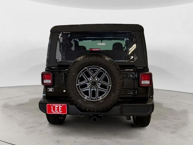 Used 2020 Black Jeep Sport image 5