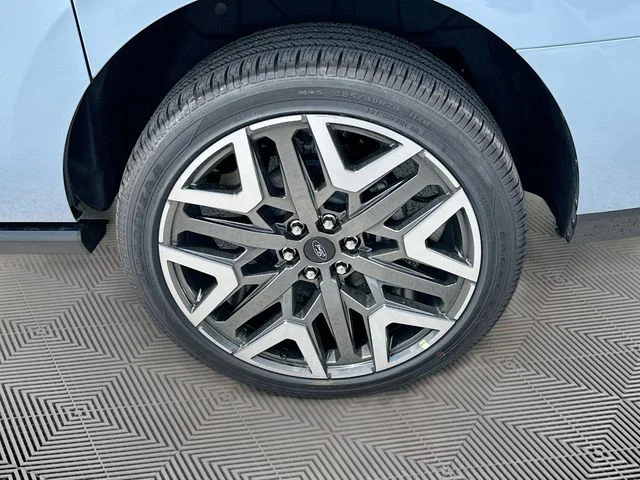 New 2026 Gray Metallic Ford Platinum image 19