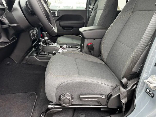 New 2026 Anvil Clear-Coat Exterior Paint Jeep Sport S image 21