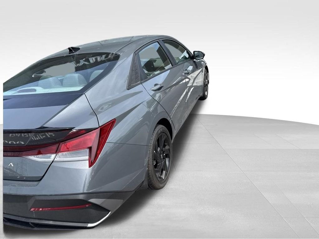 Used 2026 Gray Hyundai SEL Sport image 10