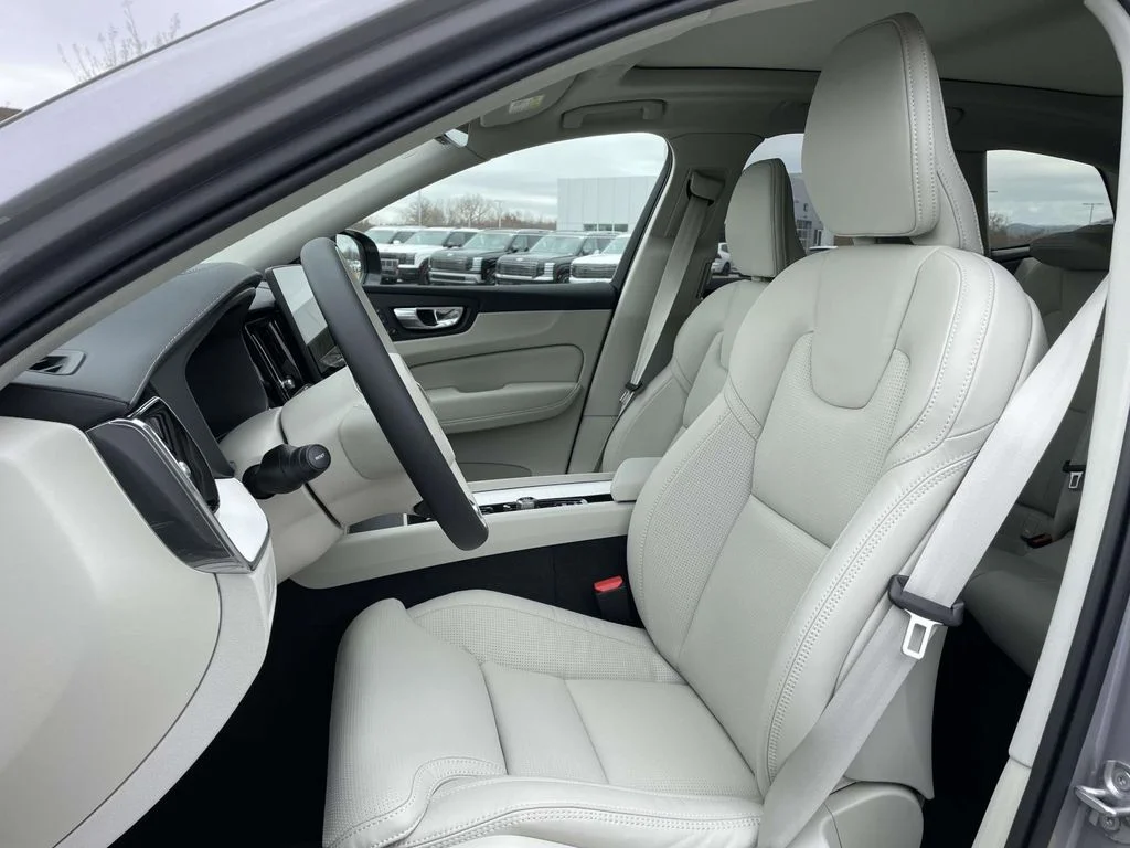 New 2026 Aurora Silver Volvo Ultra image 7