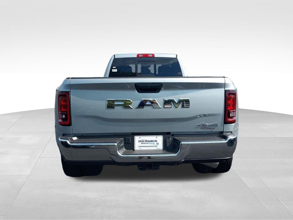 New 2027 Silver-Zynith Exterior Paint RAM Tradesman image 4
