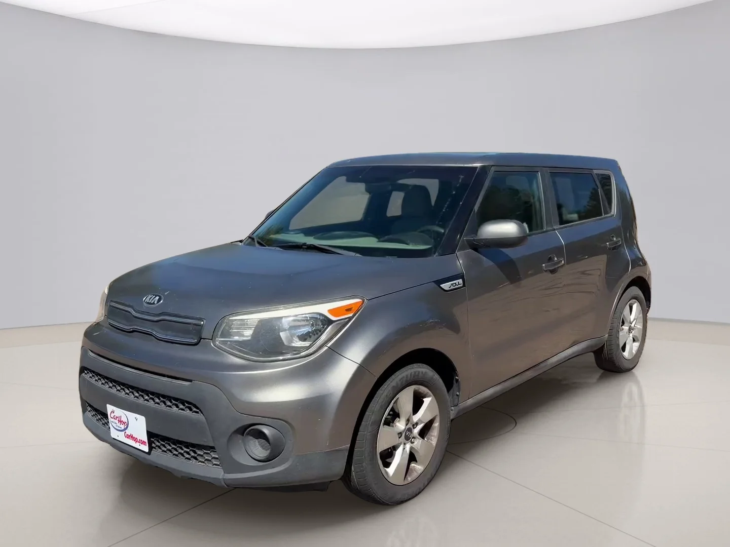 Used 2018 Gray Kia BASE image 1