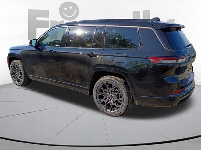 New 2026 Diamond Black Crystal Pearl-Coat Exterior Paint Jeep Summit image 7