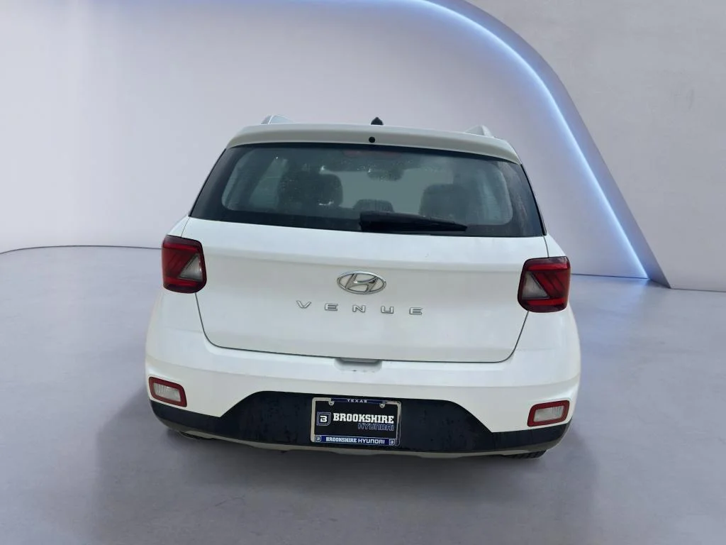 Used 2024 Lunar White Hyundai SEL image 7