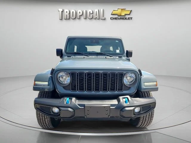 Used 2024 Gray Jeep Sport S image 8