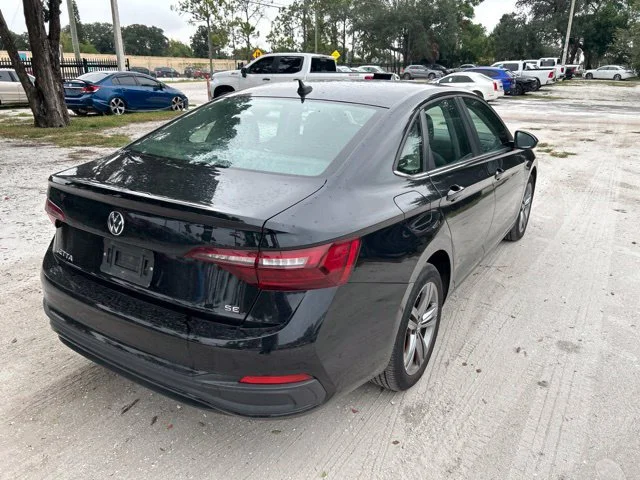 Used 2024 Deep Black Pearl Volkswagen SE image 4