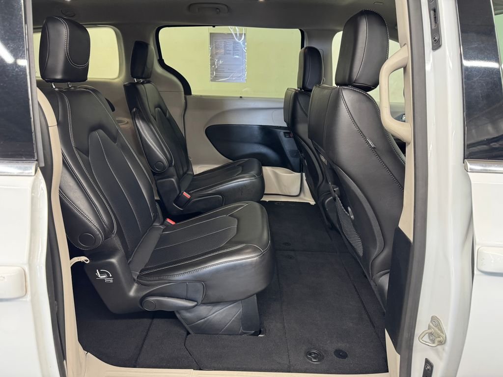 2023 Chrysler Pacifica Touring L - Photo 28
