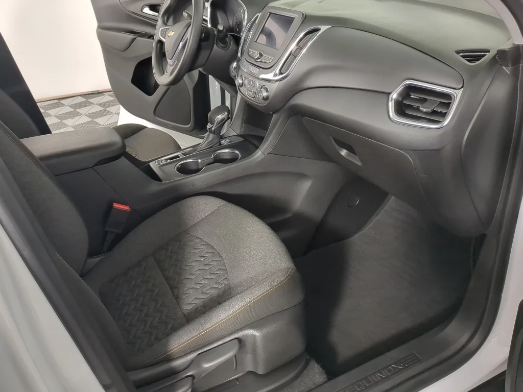 Used 2023 Summit White Chevrolet LT image 18