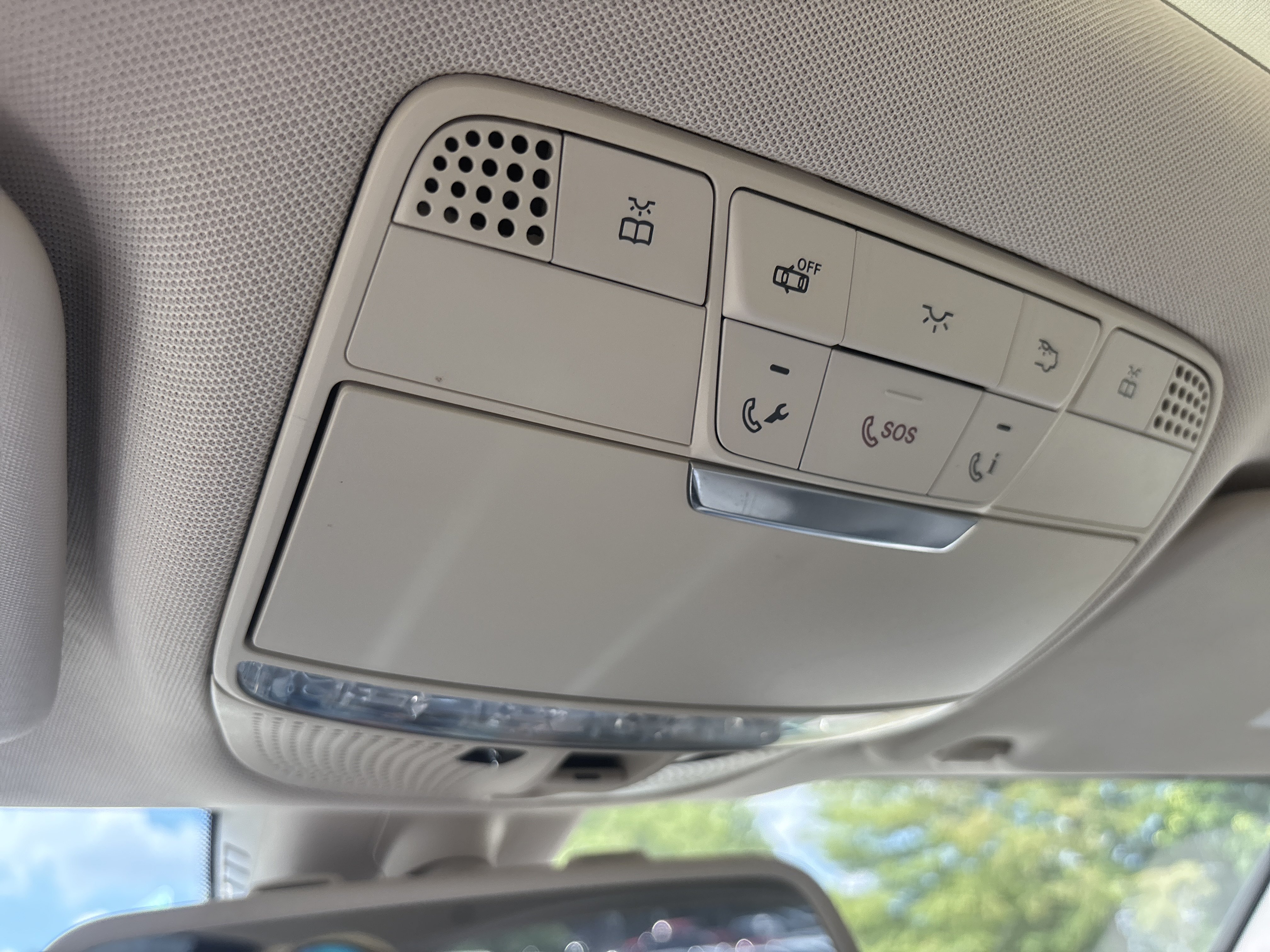 Used 2018 POLAR WHITE Mercedes-Benz 300 4Matic image 38