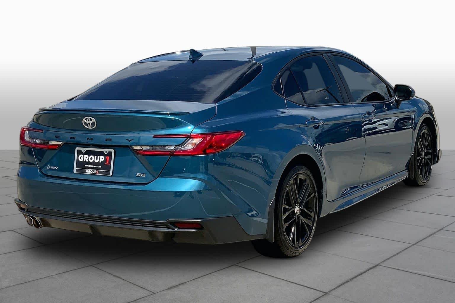Used 2025 Ocean Gem Toyota SE image 25