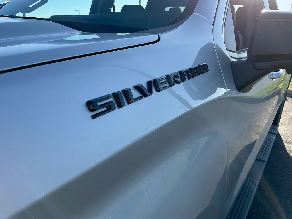 Used 2022 Silver Ice Metallic Chevrolet RST image 33