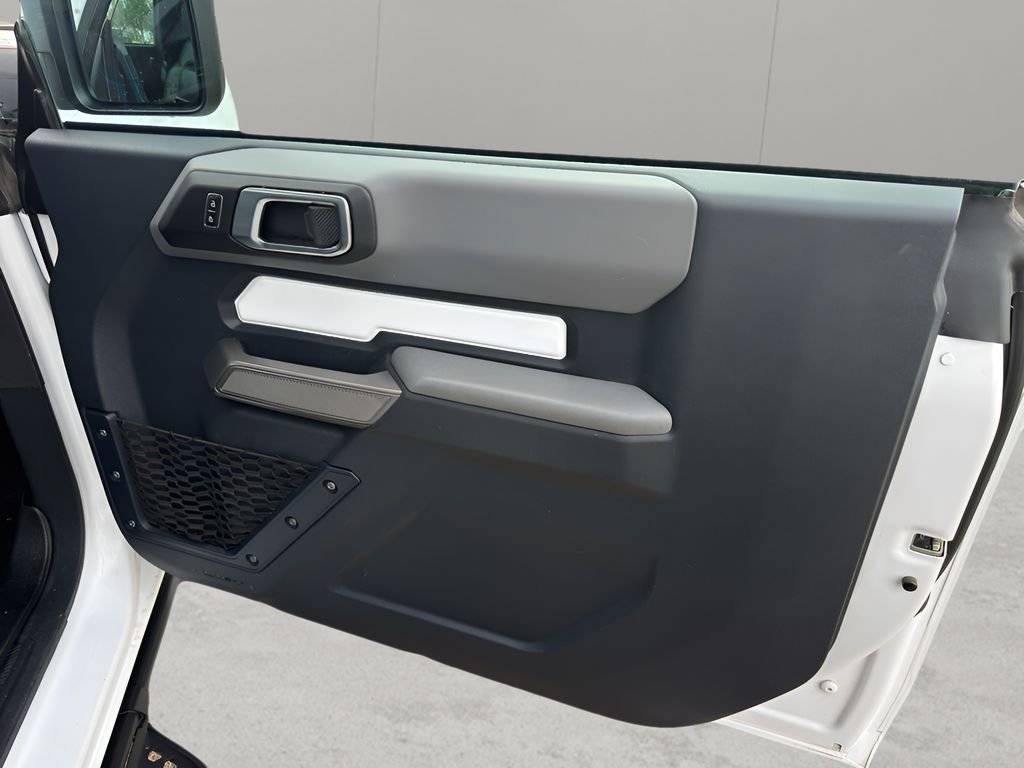 Used 2023 Oxford White Ford Black Diamond image 9