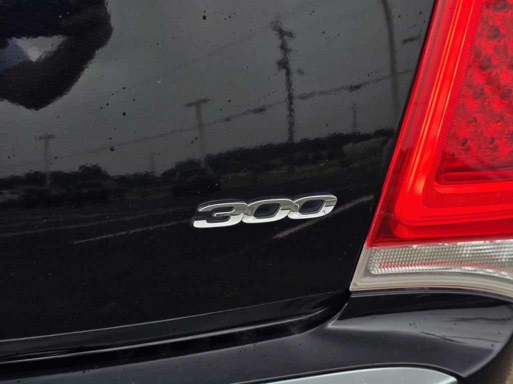 Used 2018 Gloss Black Chrysler Touring image 41