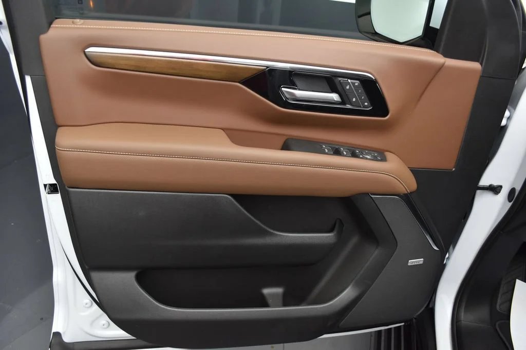 New 2026 Polar White Tricoat Chevrolet High Country image 16
