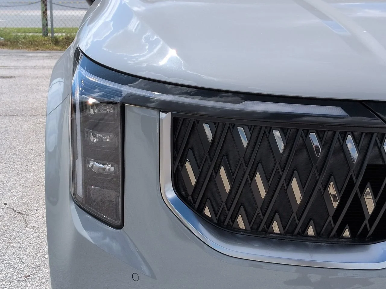 New 2026 Ceramic Silver Kia EX image 10