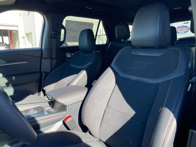 2026 Ford Explorer ST - Photo 8