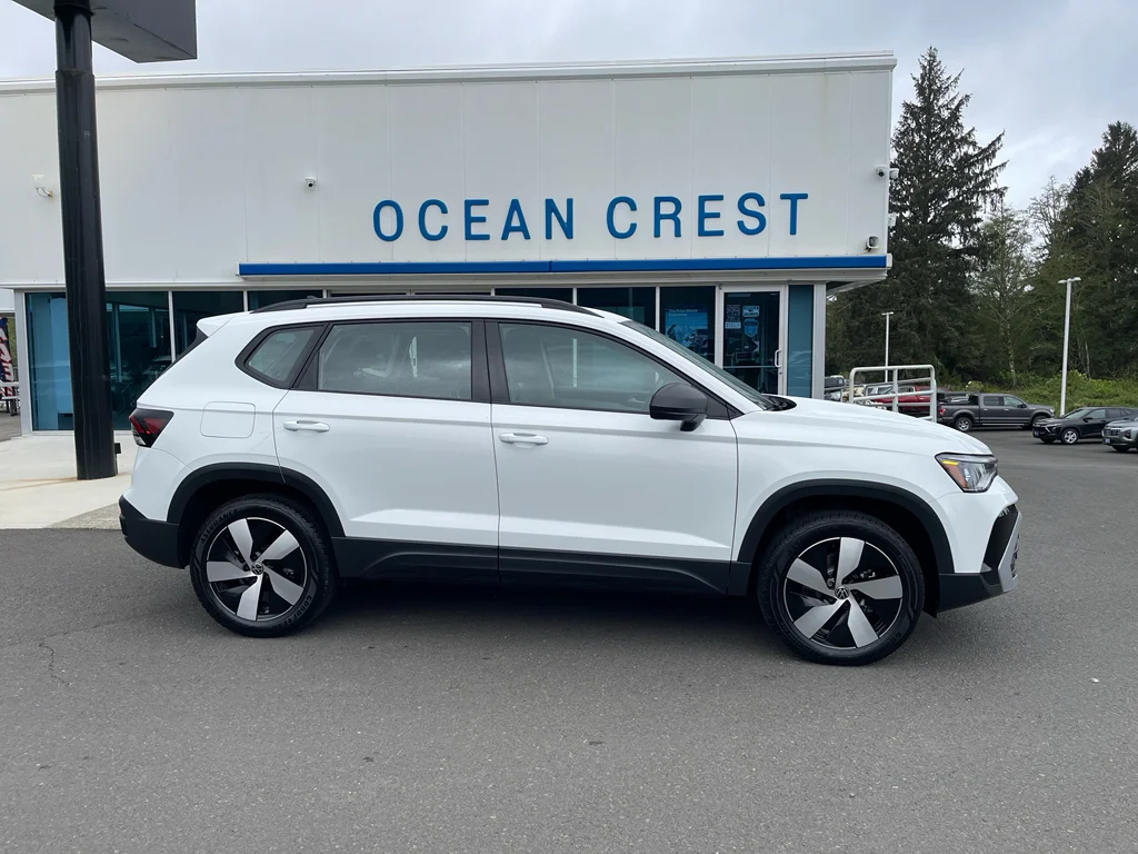 2025 Volkswagen Taos 1.5T S 4Motion's photo