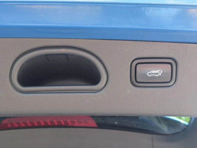 Used 2018 Blue Hyundai Limited image 27